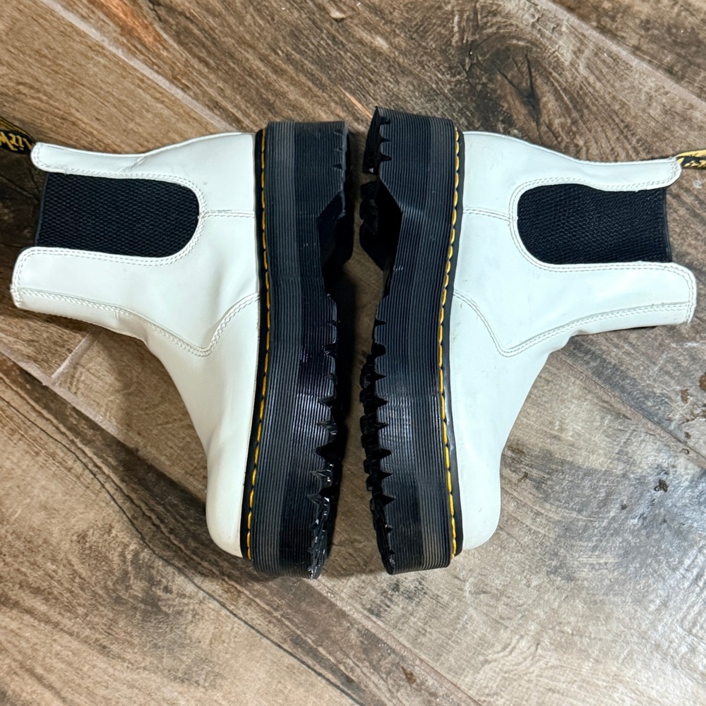 Dr. Martens 2976 Smooth Leather Platform Chelsea Boots, 8W/7M - Picture 12 of 13